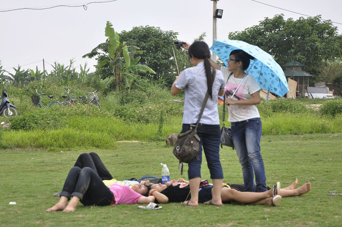 Giới trẻ với những cách tạo giáng đa dạng Giới trẻ với những cách tạo giáng đa dạng