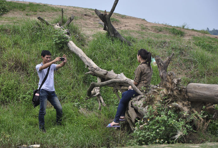 Những bạn trẻ cũng lưu lại cho nhau những tấm hình đẹp khi tới đây. Những bạn trẻ cũng lưu lại cho nhau những tấm hình đẹp khi tới đây.