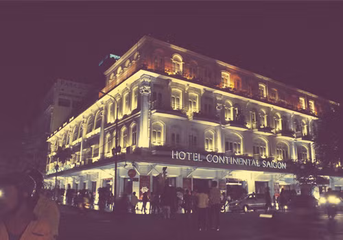 Khách sạn tại trung tâm thành phố. Ảnh Na Le