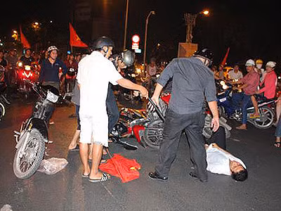 Một vụ tai nạn do "quái xế" gây ra. Một vụ tai nạn do "quái xế" gây ra.