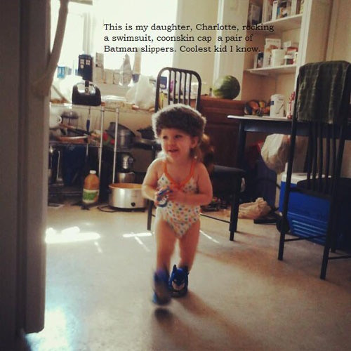 "Mẫu nhí trình diễn áo tắm" trên Facebook Hoàng Anh