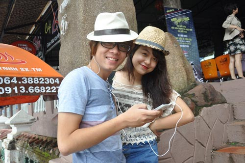 Kể từ sau The Voice, hai thí sinh của đội Hồ Ngọc Hà đều rất đắt show và thường xuyên trùng hợp khi cả hai đều được mời diễn trong một chương trình. Chính vì thế, hai anh em ngày càng trở nên thân thiết. Cặp đôi còn bật mí sẽ kết hợp song ca trong những sản phẩm âm nhạc sắp tới.