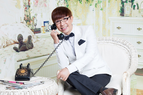 Khi được hỏi về phát ngôn “tạo bão” gần đây của Bảo Yến, Long Nhật chia sẻ: “Tôi không nghĩ như nhạc sĩ Quốc Dũng cho rằng tác giả bài báo nọ cố tình bôi nhọ chị Bảo Yến hay là dựng chuyện để chia rẽ nghệ sĩ. Mà tôi lại nghĩ, do lúc phỏng vấn chị Yến có cách tâm sự như chị em ở ngoài đời với nhau, có thể phóng viên nọ hiểu không hết ý rồi biên tập lại sai lệch với ý nghĩa ban đầu mà chị Yến sẻ chia, sau đó lại không gởi bài viết cho chị duyệt trước mà đã vội vàng đăng, nên mới có sự hiểu lầm đáng tiếc này”