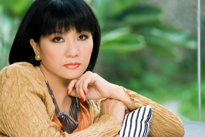 Trước thông tin Bảo Yến “nói xấu” mình, ca sĩ Cẩm Vân bình thản: “Thôi kệ, Bảo Yến im ắng lâu quá, muốn làm “dậy sóng” một chút thì cứ để cô ấy toại nguyện. Bảo Yến muốn nói gì thì cứ thoải mái, tôi không chấp nhất, bận tâm làm gì”. Xem chi tiết (GDVN) Trước thông tin Bảo Yến “nói xấu” mình, ca sĩ Cẩm Vân bình thản: “Thôi kệ, Bảo Yến im ắng lâu quá, muốn làm “dậy sóng” một chút thì cứ để cô ấy toại nguyện. Bảo Yến muốn nói gì thì cứ thoải mái, tôi không chấp nhất, bận tâm làm gì”. Xem chi tiết (GDVN)