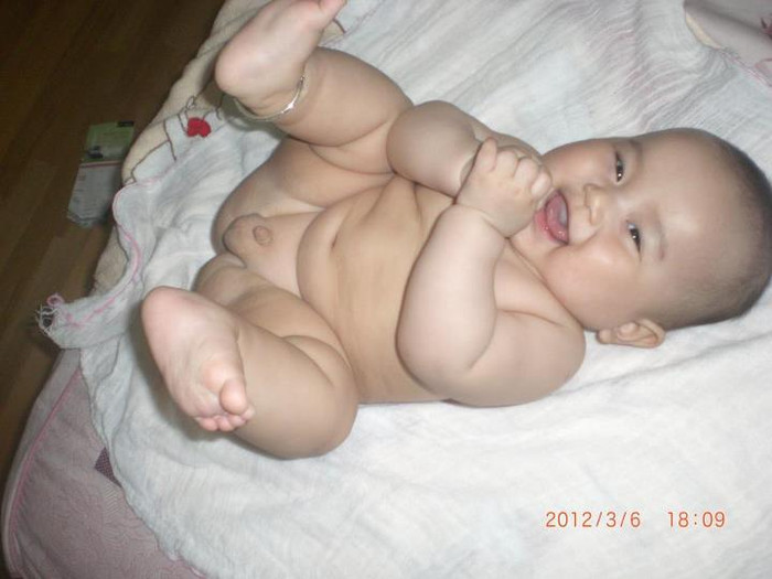 Nụ cười "hết cỡ" của 1 cậu bé dễ thương trên Facebook Hoa Bang Lang Nụ cười "hết cỡ" của 1 cậu bé dễ thương trên Facebook Hoa Bang Lang