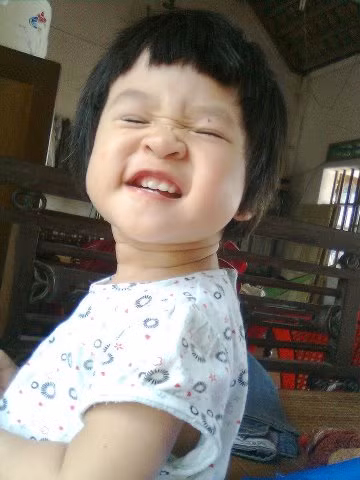 Nhiều cư dân mạng nhận xét: "Biểu cảm troll quá"