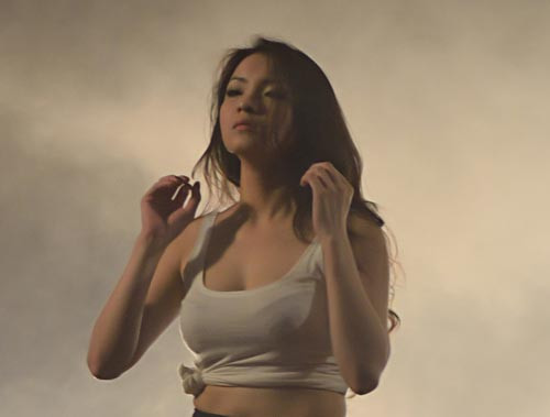 Chia sẻ về việc này, Thủy Top cho biết: "Top là tên do bố dành tặng nên tôi rất thích nó. Tuy nhiên sau hai năm tạm rời xa showbiz để trau dồi kỹ năng và chuyên môn cho mình, đây là thời điểm tôi đủ tự tin để quay trở lại và muốn mang đến một con người hoàn toàn mới".