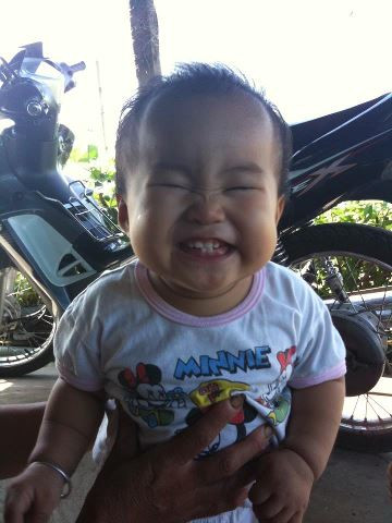Nụ cười "hết cỡ" của cháu trai Facebook Hoang Anh