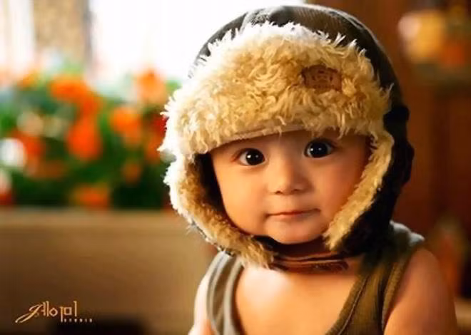 Trẻ em luôn gây ấn tượng với đôi mắt to tròn đen nhánh. Đây chính là "vũ khí" ngọt ngào khiến cư dân Facebook không thể "kiềm lòng" trước thiên thần này