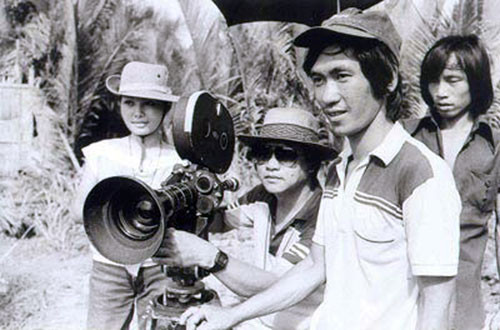 Đạo diễn Lê Hoàng Hoa trên phim trường Đạo diễn Lê Hoàng Hoa trên phim trường