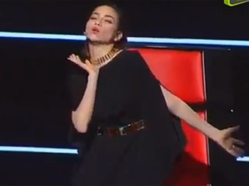 Pha "dụ dỗ" thí sinh "trứ danh" của Hà Hồ