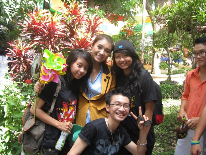 Những hình ảnh "nhí nhố" cùng các bạn học.