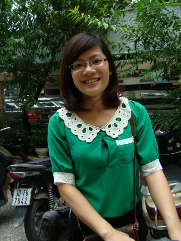 Vũ Hồng Nhung, Khoa Sư phạm Ngữ văn với số điểm học tập 8,71/10 đã xuất sắc trở thành thủ khoa của Trường ĐH Sư phạm Hà Nội. Hồng Nhung may mắn được thử việc tại trường Chuyên sư phạm. Theo Hồng Nhung, mặc dù có quy định về việc tuyển thằng tuy nhiên cô cho biết cũng cần phải có sự cố gắng, nỗ lực hết mình để có thể trụ lại trong ngành giáo dục. Vũ Hồng Nhung, Khoa Sư phạm Ngữ văn với số điểm học tập 8,71/10 đã xuất sắc trở thành thủ khoa của Trường ĐH Sư phạm Hà Nội. Hồng Nhung may mắn được thử việc tại trường Chuyên sư phạm. Theo Hồng Nhung, mặc dù có quy định về việc tuyển thằng tuy nhiên cô cho biết cũng cần phải có sự cố gắng, nỗ lực hết mình để có thể trụ lại trong ngành giáo dục.