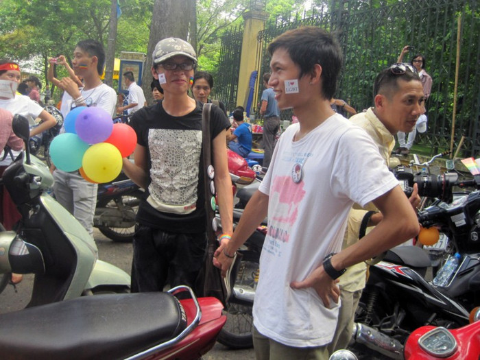 Tình cảm của những người đồng tính cũng rất ngọt ngào và chân thành. >>CƯỜI VỠ BỤNG, TỨC NỔ MẮT VỚI SÁCH LẬU >>NGẮM NỮ SINH ĐẸP NHƯ PHẠM BĂNG BĂNG Tình cảm của những người đồng tính cũng rất ngọt ngào và chân thành. >>CƯỜI VỠ BỤNG, TỨC NỔ MẮT VỚI SÁCH LẬU >>NGẮM NỮ SINH ĐẸP NHƯ PHẠM BĂNG BĂNG