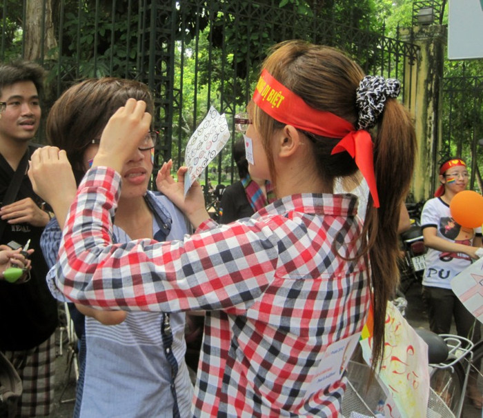 Những hành động âu yếm, đầy yêu thương như thế này đâu phải lúc nào cũng có thể thể hiện ra được. >>CƯỜI VỠ BỤNG, TỨC NỔ MẮT VỚI SÁCH LẬU >>NGẮM NỮ SINH ĐẸP NHƯ PHẠM BĂNG BĂNG Những hành động âu yếm, đầy yêu thương như thế này đâu phải lúc nào cũng có thể thể hiện ra được. >>CƯỜI VỠ BỤNG, TỨC NỔ MẮT VỚI SÁCH LẬU >>NGẮM NỮ SINH ĐẸP NHƯ PHẠM BĂNG BĂNG