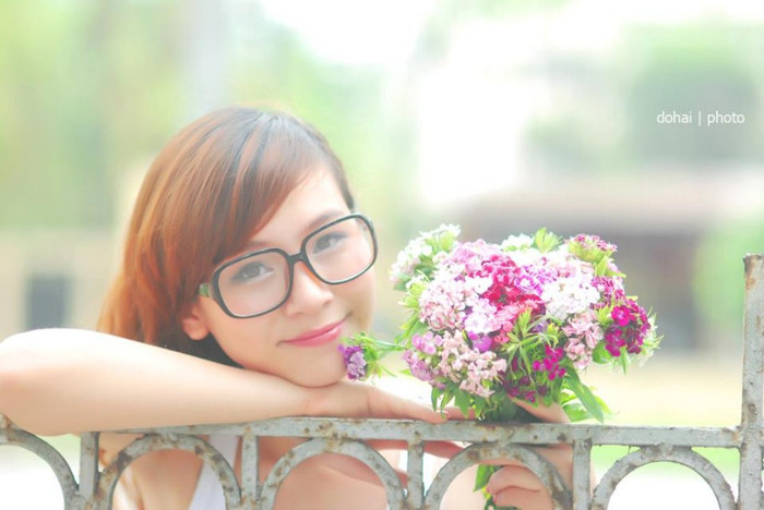 "Sống và làm việc hết mình ở hôm nay để ngày mai khi nhìn lại không phải hối hận vì ngày hôm qua đã không cố gắng hết mình" là câu danh ngôn mà nữ sinh Trường ĐH Ngoại Thương yêu thích nhất. Cô giáo xinh đẹp gây sốt cư dân mạng Vẻ đẹp xuân thì của Á khôi Hoàng Anh Thư Dàn hot girl "đình đám" hội tụ Imiss Thăng Long 2012