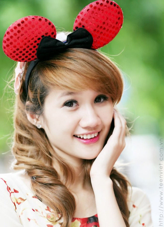 Chụp ảnh là một trong những sở thích đặc biệt của Hoàng Ngọc Hà Hải Yến. Cô cũng là một trong những gương mặt trang bìa của Sinh viên Việt Nam và một số tờ báo, tạp chí khác. Teen Model An Phương "biến hóa" với style dễ thương Vẻ đẹp dịu dàng của tân sinh viên ĐH Kinh tế Huế Hotgirl CĐ Công nghiệp TPHCM đẹp tựa thiên thần Hot girl ĐH Công nghiệp Hà Nội đẹp tinh khôi trong nắng mai Chụp ảnh là một trong những sở thích đặc biệt của Hoàng Ngọc Hà Hải Yến. Cô cũng là một trong những gương mặt trang bìa của Sinh viên Việt Nam và một số tờ báo, tạp chí khác. Teen Model An Phương "biến hóa" với style dễ thương Vẻ đẹp dịu dàng của tân sinh viên ĐH Kinh tế Huế Hotgirl CĐ Công nghiệp TPHCM đẹp tựa thiên thần Hot girl ĐH Công nghiệp Hà Nội đẹp tinh khôi trong nắng mai