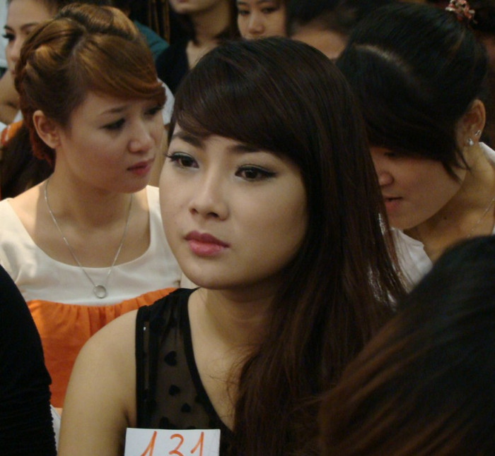 Năm nay, Imiss Thăng Long có nhiều điểm mới. Ngoài 5 vòng thi chính cuôc thi còn có nhiều phần thi trải nghiệm thực tế như: Kinh doanh, thiện nguyện, thời trang, chụp hình, qua đó thể hiện bản lĩnh, kiến thức cũng như sự tự tin của các thí sinh. Vẻ đẹp đài các của Miss Ngôi sao Bích Khanh Phát sốt vì cô giáo 9x xinh đẹp của trường chuyên Hà Nội - Amsterdam Gặp cô giáo 9x siêu kute trong ngày khai giảng trường Ams Năm nay, Imiss Thăng Long có nhiều điểm mới. Ngoài 5 vòng thi chính cuôc thi còn có nhiều phần thi trải nghiệm thực tế như: Kinh doanh, thiện nguyện, thời trang, chụp hình, qua đó thể hiện bản lĩnh, kiến thức cũng như sự tự tin của các thí sinh. Vẻ đẹp đài các của Miss Ngôi sao Bích Khanh Phát sốt vì cô giáo 9x xinh đẹp của trường chuyên Hà Nội - Amsterdam Gặp cô giáo 9x siêu kute trong ngày khai giảng trường Ams