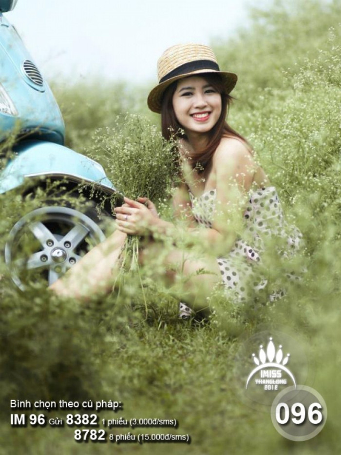 Hoàng Thị Bích Ngọc là nữ sinh HV Báo chí và Tuyên truyền. 100 người đẹp Imiss Thăng Long nóng bỏng trên sàn Catwalk Những nữ sinh diện áo dài đẹp hơn cả Hoa hậu Mai Phương Thúy (P18) Á khôi ĐH Lao động Xã hội đẹp long lanh giữa đồng hoa cải Ngẩn ngơ vì hotgirl Đại học Ngoại thươnghương