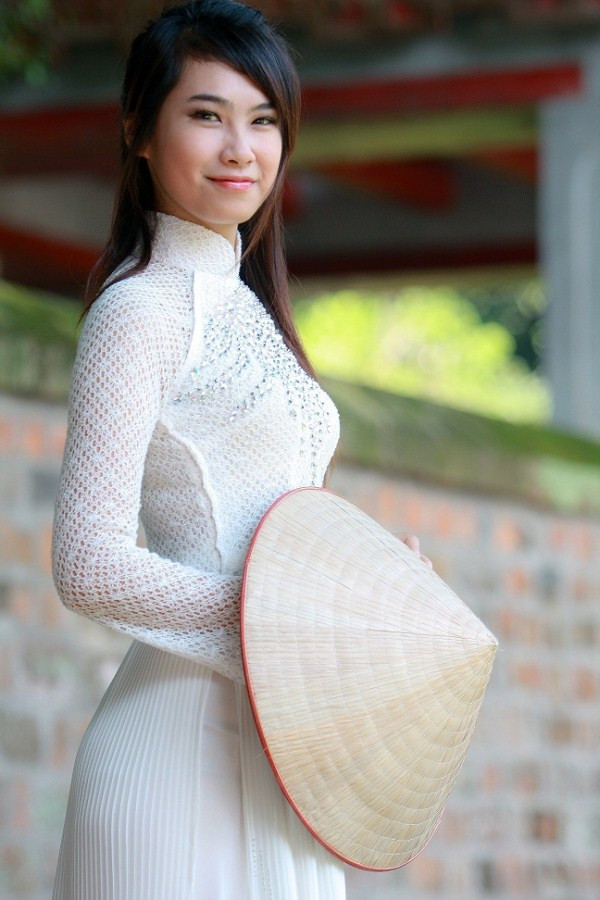 Nguyễn Thị Huyền Trang đến từ ĐH Kinh Doanh Công Nghệ cũng từng lọt vào Top 40 Miss Travel 2012. 100 người đẹp Imiss Thăng Long nóng bỏng trên sàn Catwalk Những nữ sinh diện áo dài đẹp hơn cả Hoa hậu Mai Phương Thúy (P18) Á khôi ĐH Lao động Xã hội đẹp long lanh giữa đồng hoa cải Ngẩn ngơ vì hotgirl Đại học Ngoại thương