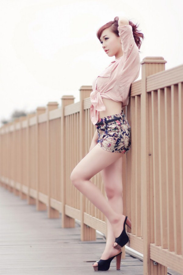 Lê Huệ Linh - hot girl nóng bỏng đến từ Trường ĐH Lao động & Xã hội. 100 người đẹp Imiss Thăng Long nóng bỏng trên sàn Catwalk Những nữ sinh diện áo dài đẹp hơn cả Hoa hậu Mai Phương Thúy (P18) Á khôi ĐH Lao động Xã hội đẹp long lanh giữa đồng hoa cải Ngẩn ngơ vì hotgirl Đại học Ngoại thương