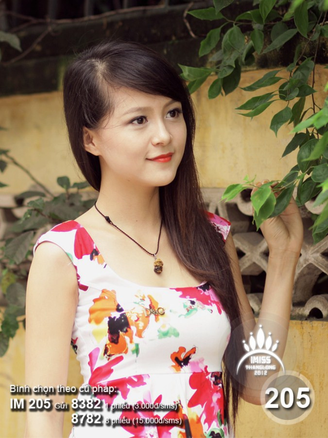 Ngô Thị Hằng Nga dành giải nhì cuộc thi: Sinh viên Thủ đô tài năng thanh lịch năm 2010 và Á khôi 2 cuộc thi Hoa khôi Đại học Văn hóa Hà Nội mở rộng. 100 người đẹp Imiss Thăng Long nóng bỏng trên sàn Catwalk Những nữ sinh diện áo dài đẹp hơn cả Hoa hậu Mai Phương Thúy (P18) Á khôi ĐH Lao động Xã hội đẹp long lanh giữa đồng hoa cải Ngẩn ngơ vì hotgirl Đại học Ngoại thương