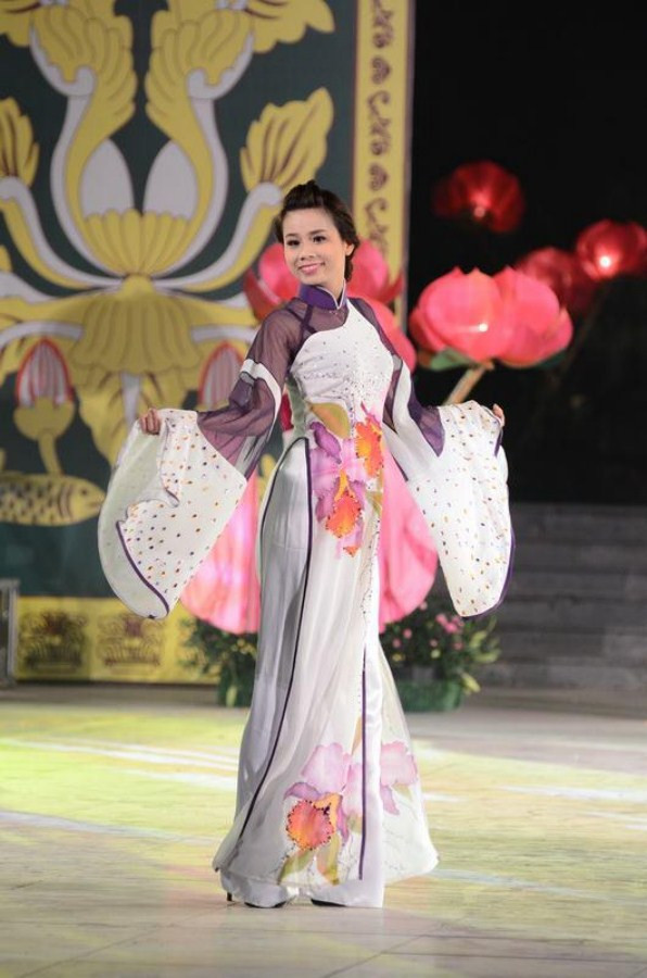 Nguyễn Thị Hồng Nhung Trường CĐ Việt Đức bước ra từ cuộc thi Người đẹp Hoa Lư . 100 người đẹp Imiss Thăng Long nóng bỏng trên sàn Catwalk Những nữ sinh diện áo dài đẹp hơn cả Hoa hậu Mai Phương Thúy (P18) Á khôi ĐH Lao động Xã hội đẹp long lanh giữa đồng hoa cải Ngẩn ngơ vì hotgirl Đại học Ngoại thương