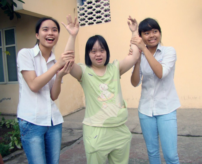 Những cánh tay còn ngại ngùng giơ lên Hot girl ĐH Kinh tế Quốc dân đẹp rạng ngời giữa "phố trung thu" Những gương mặt sáng giá nhất vòng 3 Imiss Thăng Long 2012 "Chết ngất" vì đôi mắt biết cười của Hotgirl Lee Nguyễn 100 người đẹp Imiss Thăng Long nóng bỏng trên sàn Catwalk