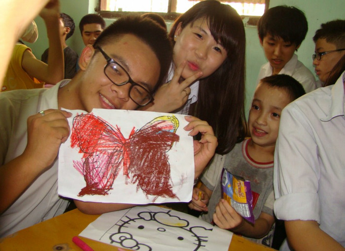 Trò tô tranh khiến các em nhỏ vô cùng thích thú Hot girl ĐH Kinh tế Quốc dân đẹp rạng ngời giữa "phố trung thu" Những gương mặt sáng giá nhất vòng 3 Imiss Thăng Long 2012 "Chết ngất" vì đôi mắt biết cười của Hotgirl Lee Nguyễn 100 người đẹp Imiss Thăng Long nóng bỏng trên sàn Catwalk