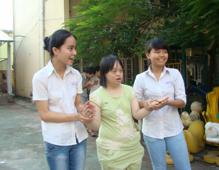 Hot girl ĐH Kinh tế Quốc dân đẹp rạng ngời giữa "phố trung thu" Những gương mặt sáng giá nhất vòng 3 Imiss Thăng Long 2012 "Chết ngất" vì đôi mắt biết cười của Hotgirl Lee Nguyễn 100 người đẹp Imiss Thăng Long nóng bỏng trên sàn Catwalk