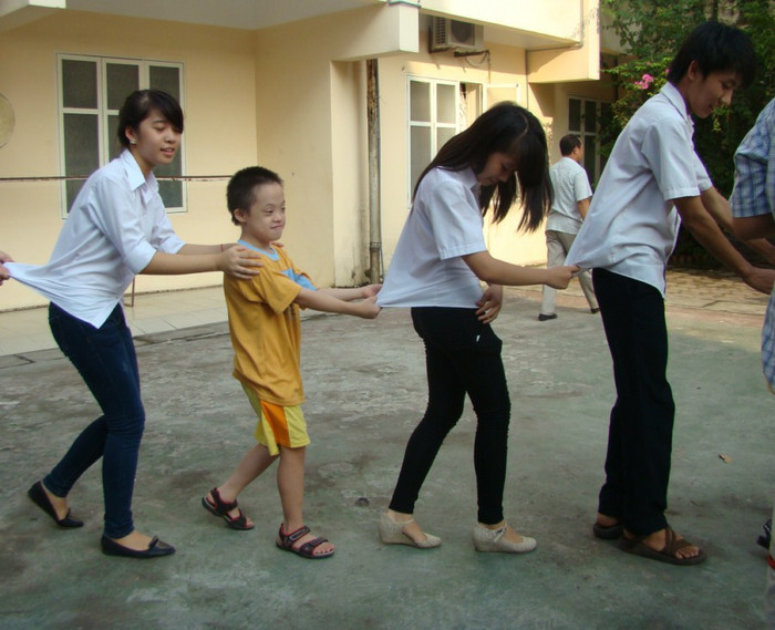 vừa giúp các em nhỏ có thể vận động và rèn luyện thể lực. Hot girl ĐH Kinh tế Quốc dân đẹp rạng ngời giữa "phố trung thu" Những gương mặt sáng giá nhất vòng 3 Imiss Thăng Long 2012 "Chết ngất" vì đôi mắt biết cười của Hotgirl Lee Nguyễn 100 người đẹp Imiss Thăng Long nóng bỏng trên sàn Catwalk