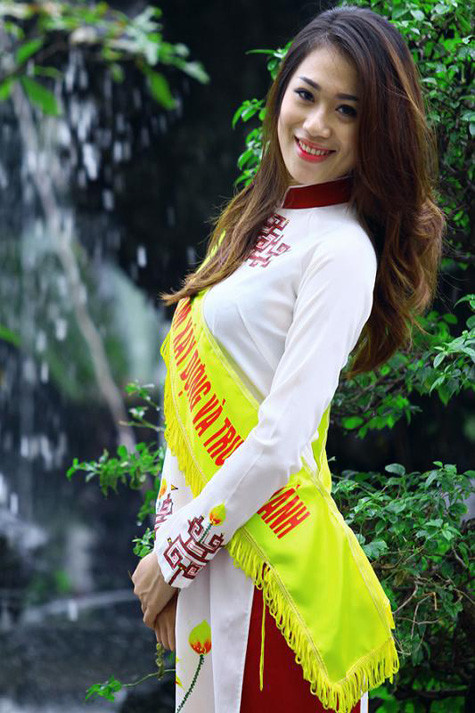 Vũ Diệu Thúy sở hữu chiều cao 1m70