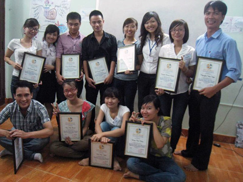 Lớp học kĩ năng sống không ai nghĩ cô giảng viên thuộc thế hệ 9X Lớp học kĩ năng sống không ai nghĩ cô giảng viên thuộc thế hệ 9X