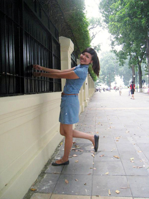 Trẻ trung, nhí nhảnh và rất tự tin là nét nổi bật của cô giảng viên 9X này Trẻ trung, nhí nhảnh và rất tự tin là nét nổi bật của cô giảng viên 9X này