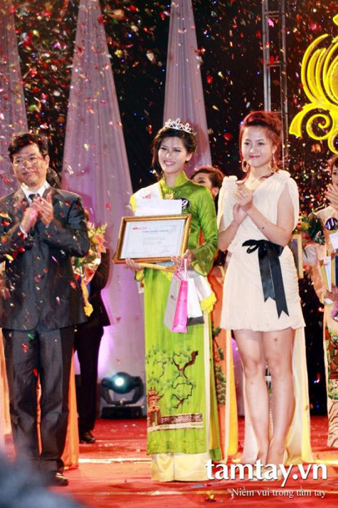 Không chỉ xinh đep mà Linh còn học rất giỏi Không chỉ xinh đep mà Linh còn học rất giỏi