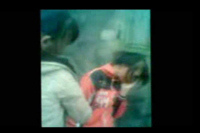 Một cảnh được cắt ra từ clip Một cảnh được cắt ra từ clip