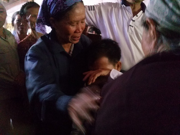 Anh Chấn xúc động nghẹn lời