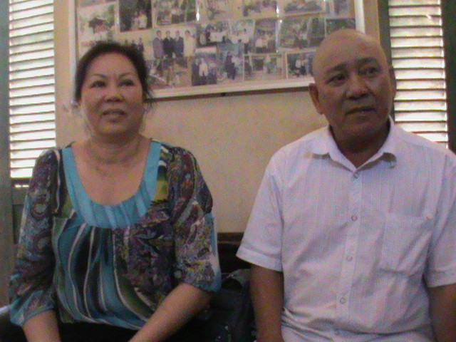 Anh Minh vui mừng kể lại câu chuyện được chị Tranh cứu giúp Anh Minh vui mừng kể lại câu chuyện được chị Tranh cứu giúp