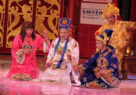 Cô Đẩu và Nam Tào trở thành 2 nhân vật quan trọng bậc nhất của Táo Quân 2013. Cô Đẩu và Nam Tào trở thành 2 nhân vật quan trọng bậc nhất của Táo Quân 2013.