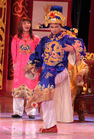 Vai Nam Tào của Xuân Bắc để lại nhiều ấn tượng tốt khi tung hứng cùng Bắc Đẩu (Công Lý)