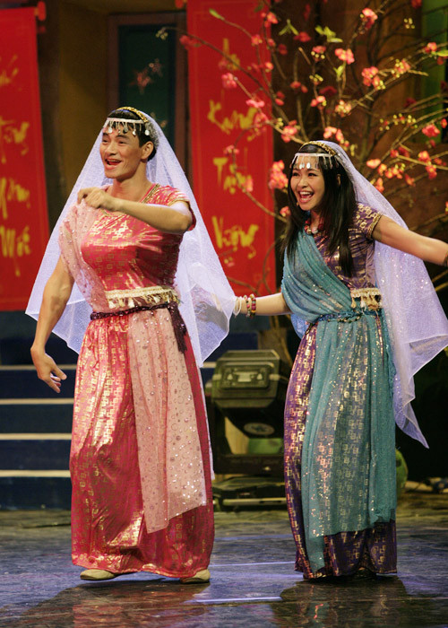 Từ khi thông tin này được tiết lộ, rất nhiều người đã tò mò không rõ nếu Xuân Bắc giả gái sẽ trông thế nào. Cùng ngắm hình ảnh trong những lần giả gái hiếm hoi của anh.