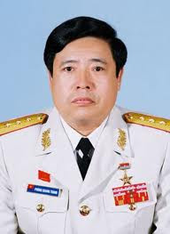 16. Ông Phùng Quang Thanh (sinh năm 1949, quê Hà Nội), Bộ trưởng Quốc Phòng, Ủy viên Bộ Chính trị khóa X và XI. Ông Phùng Quang Thanh là Anh hùng lực lượng vũ trang nhân dân