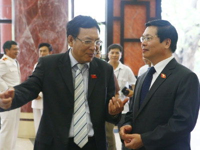 Bộ Trưởng Bộ GD&ĐT Phạm Vũ Luận và Bộ trưởng Bộ Công Thương Vũ Huy Hoàng