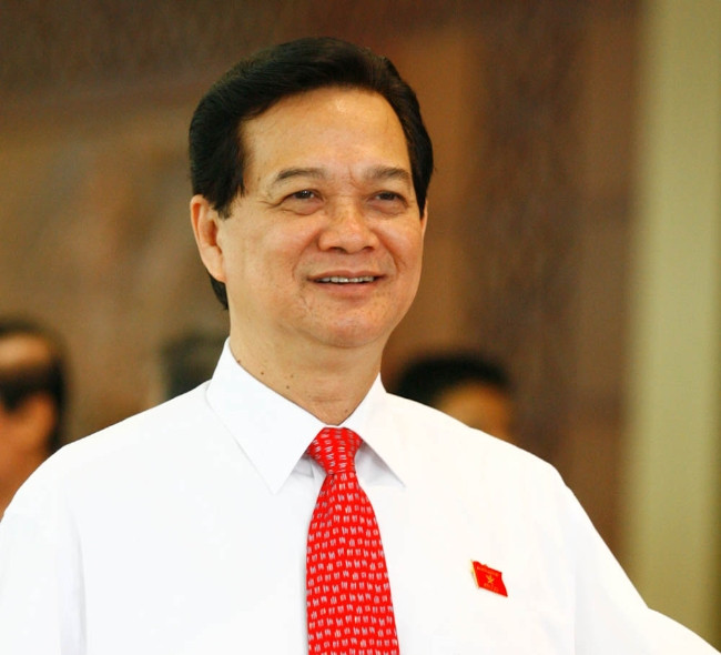 2. Ông Nguyễn Tấn Dũng (sinh năm 1949, quê Cà Mau), Thủ tướng, Ủy viên Bộ Chính trị khoá, VIII, IX, X và XI. Ông Nguyễn Tấn Dũng từng là Bí thư Tỉnh ủy Kiên Giang, Thứ trưởng Bộ Nội vụ, Thống đốc Ngân hàng Nhà nước, Phó thủ tướng.