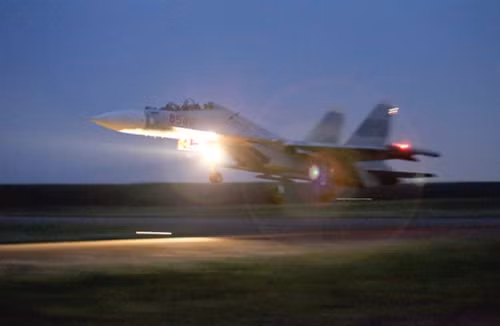 “Hổ mang chúa” đầu tiên bắt đầu cất cánh.