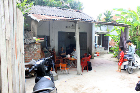 ngôi nhà anh Kiên, chị Gấm sinh sống. ngôi nhà anh Kiên, chị Gấm sinh sống.