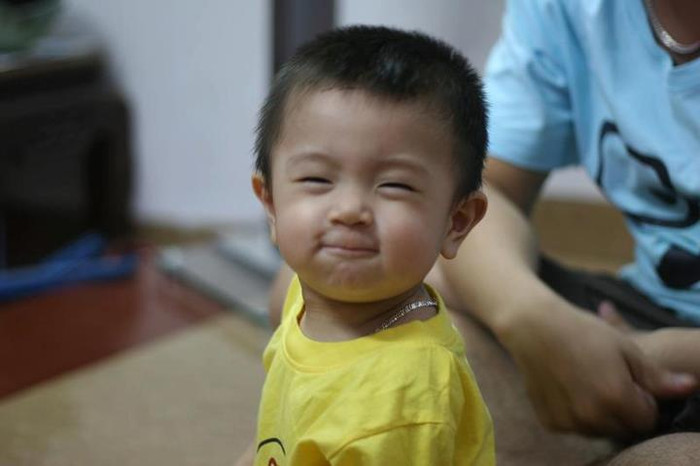 Khuôn mặt biểu cảm ngộ nghĩnh của bé Bon trên Facebook Anh Đào Khuôn mặt biểu cảm ngộ nghĩnh của bé Bon trên Facebook Anh Đào