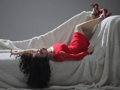 Tạo hình gợi cảm của Vân Trang. Tạo hình gợi cảm của Vân Trang.