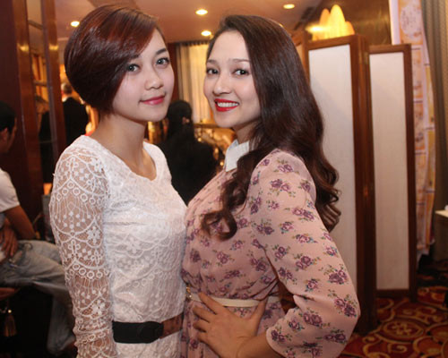 Thiều Bảo Trang và Bảo Anh là hai cái tên được nhắc đến không ít trong đoạn clip tố Phương Uyên dàn dựng kết quả Giọng hát Việt, thế nhưng thời gian này, cả hai đã nhanh chóng vượt qua scandal và bình thản nhận show đi diễn như trước đây. Đồng thời, cả hai cũng đang dồn sự tập trung cho vòng thi liveshow trực tiếp vào Chủ Nhật tuần tới. Thiều Bảo Trang và Bảo Anh là hai cái tên được nhắc đến không ít trong đoạn clip tố Phương Uyên dàn dựng kết quả Giọng hát Việt, thế nhưng thời gian này, cả hai đã nhanh chóng vượt qua scandal và bình thản nhận show đi diễn như trước đây. Đồng thời, cả hai cũng đang dồn sự tập trung cho vòng thi liveshow trực tiếp vào Chủ Nhật tuần tới.