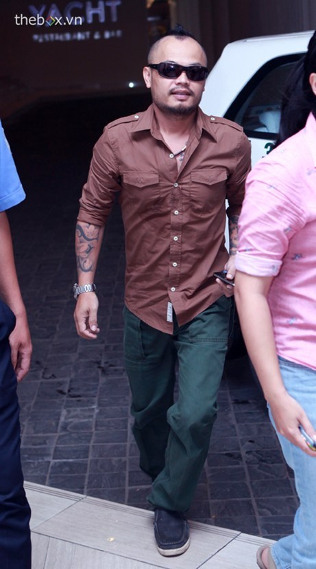 Trần Lập mạnh mẽ.